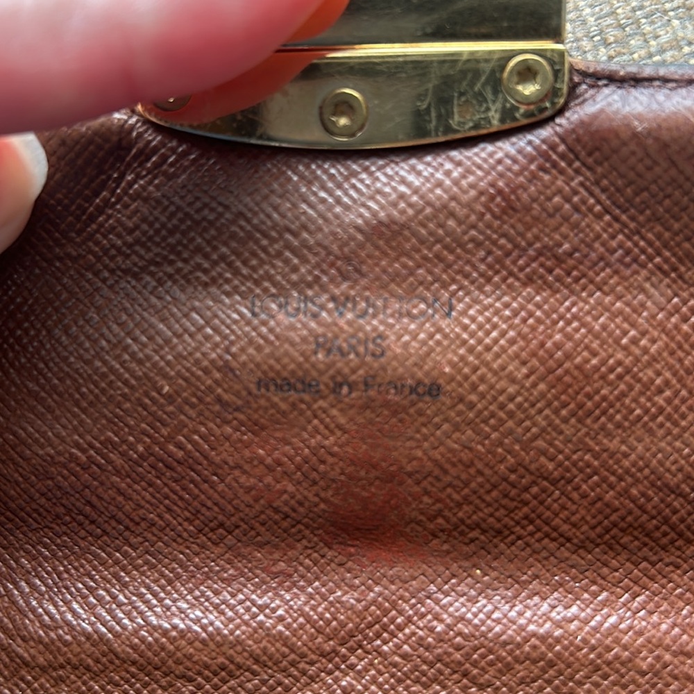 Vintage Louis Vuitton Monogram Etoile Sarah Wallet - Picture 8 of 11